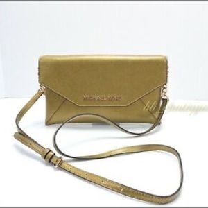 NWT Michael Kors Jet Set medium Envelope Clutch